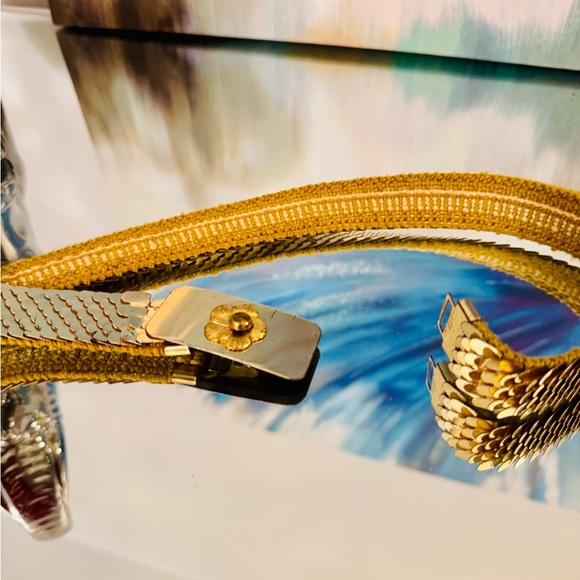 Vintage Fish Scale Gold Mesh Belt with Ornate Clasp - Picture 3 of 3